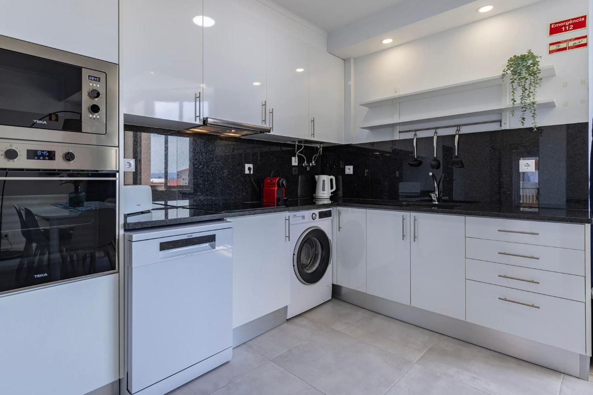 Urban Elegance Apartment Алмада Екстер'єр фото