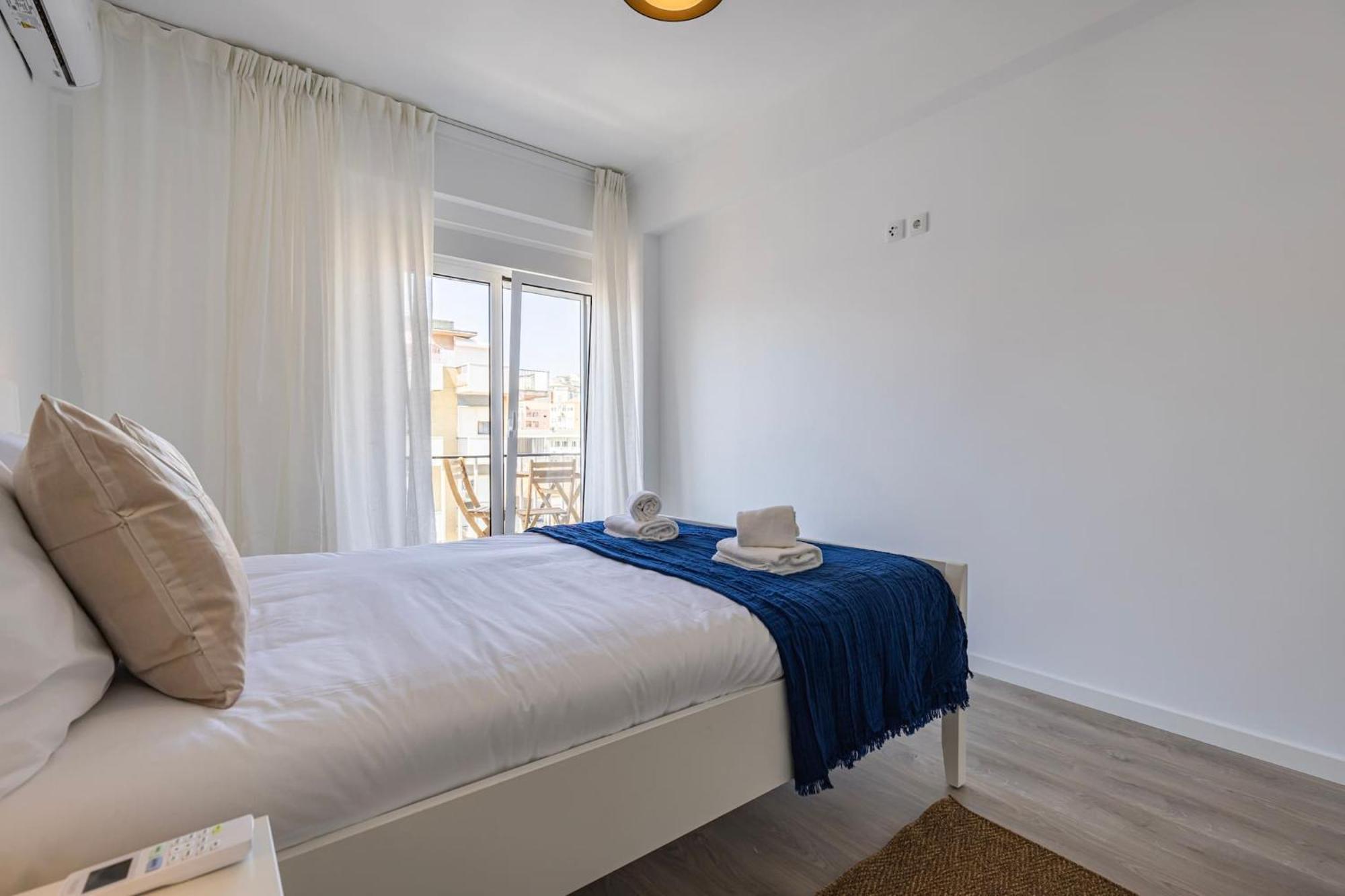 Urban Elegance Apartment Алмада Екстер'єр фото