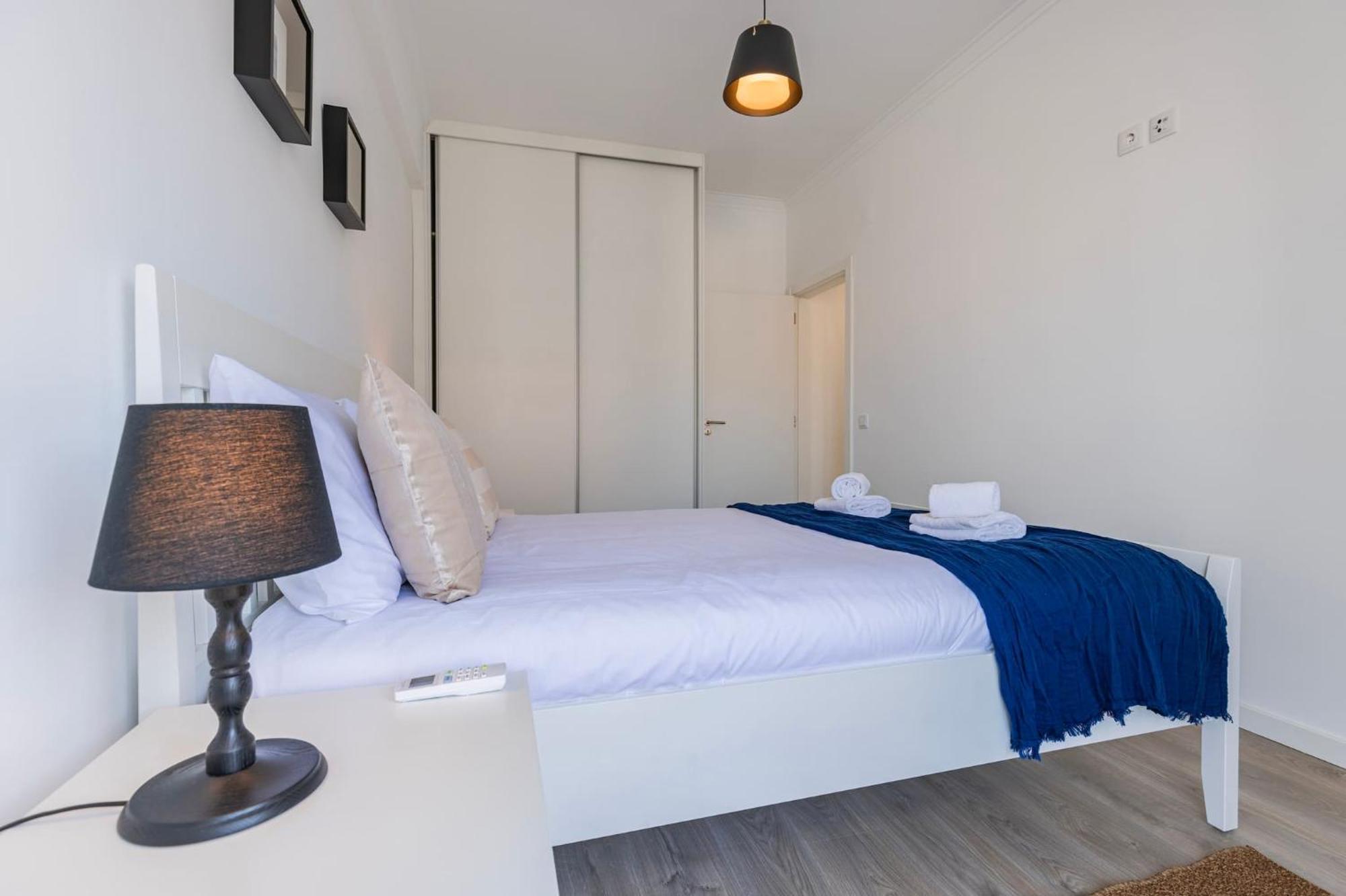 Urban Elegance Apartment Алмада Екстер'єр фото