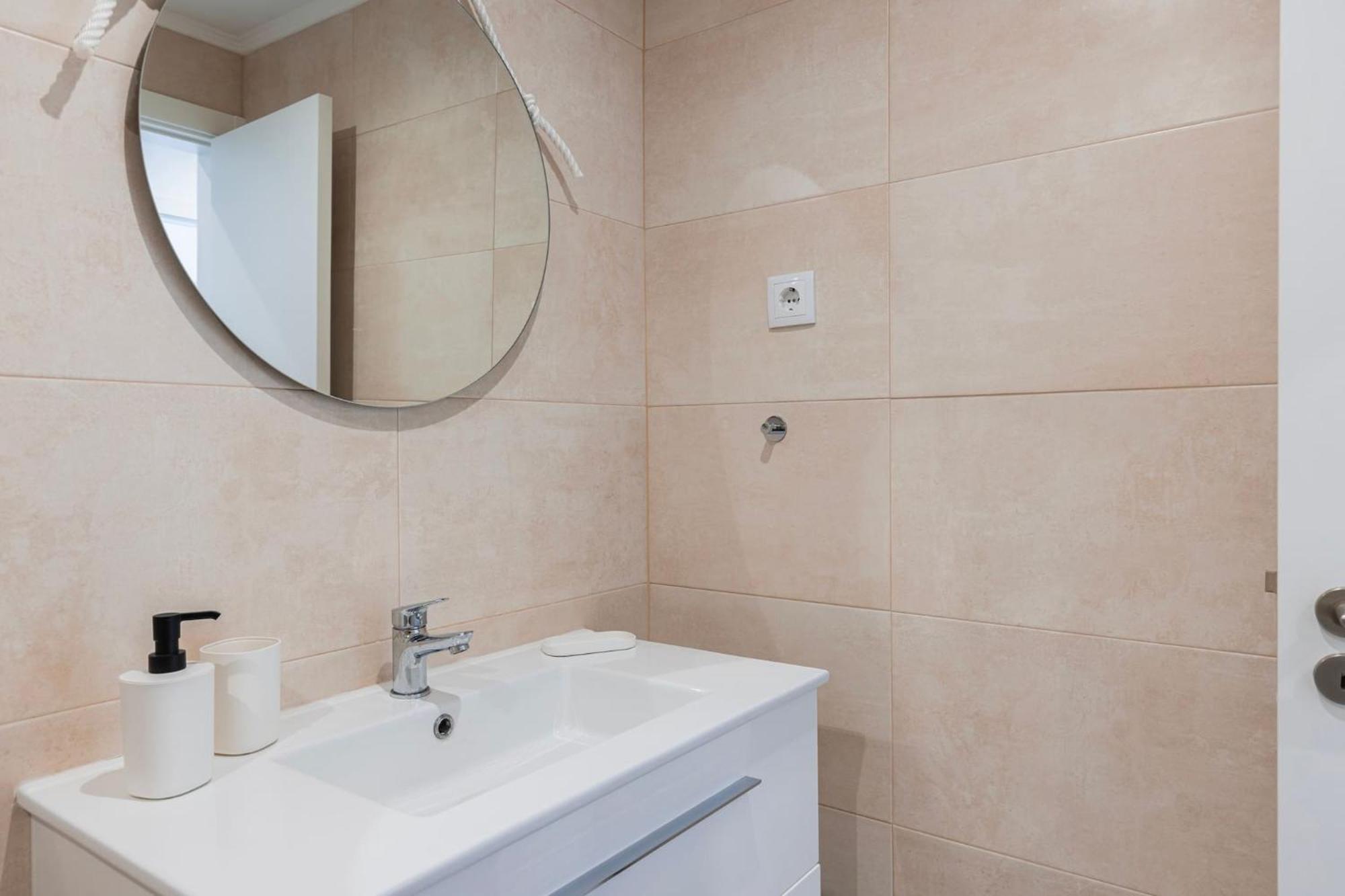 Urban Elegance Apartment Алмада Екстер'єр фото